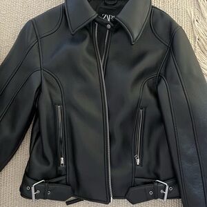 Zara Women's Sleek Black Faux Leather Jacket